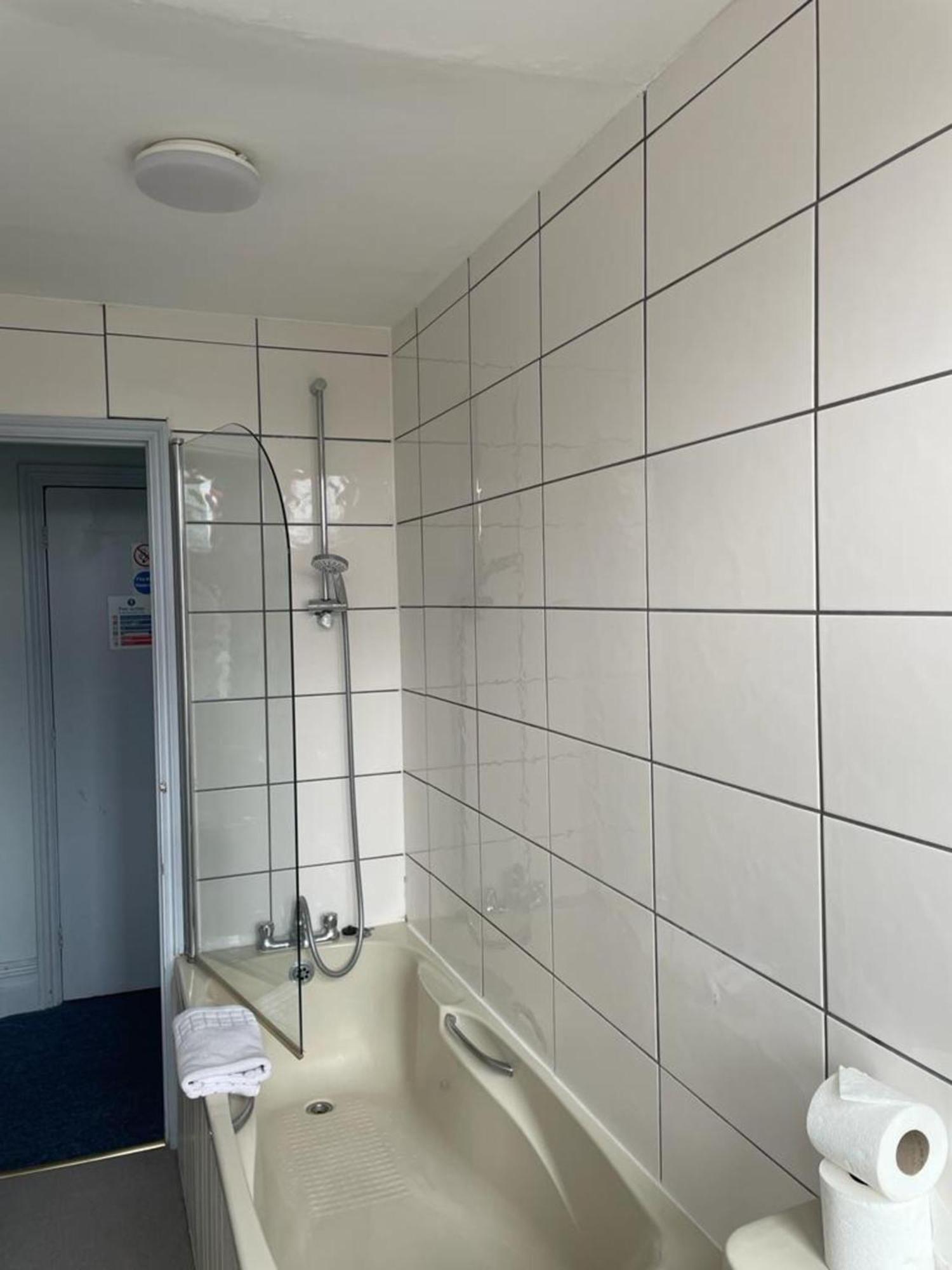 Oyo No 3 Hotell Bath Exteriör bild