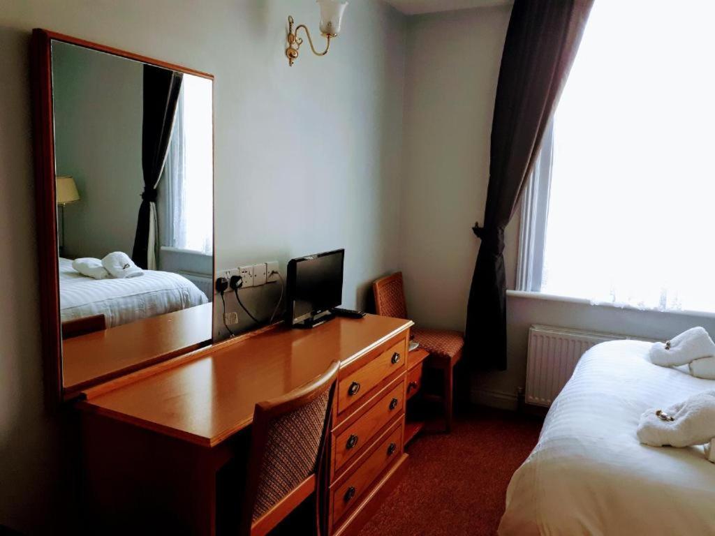 Oyo No 3 Hotell Bath Exteriör bild